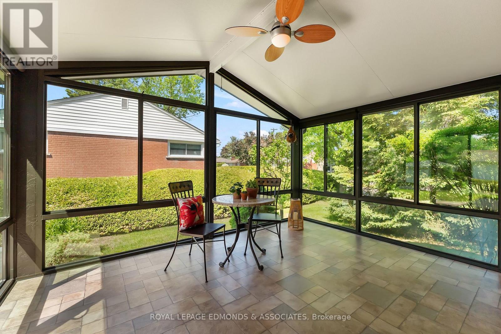 397 CHAMBERLAIN STREET - 39