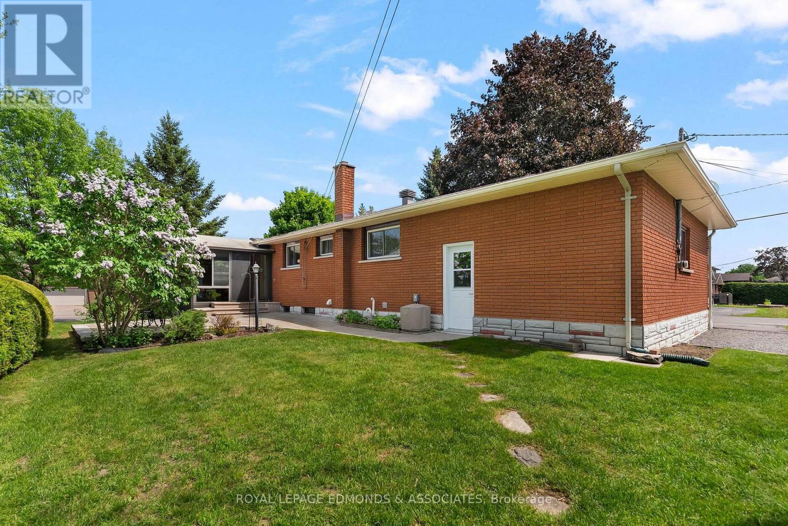 397 CHAMBERLAIN STREET - 42