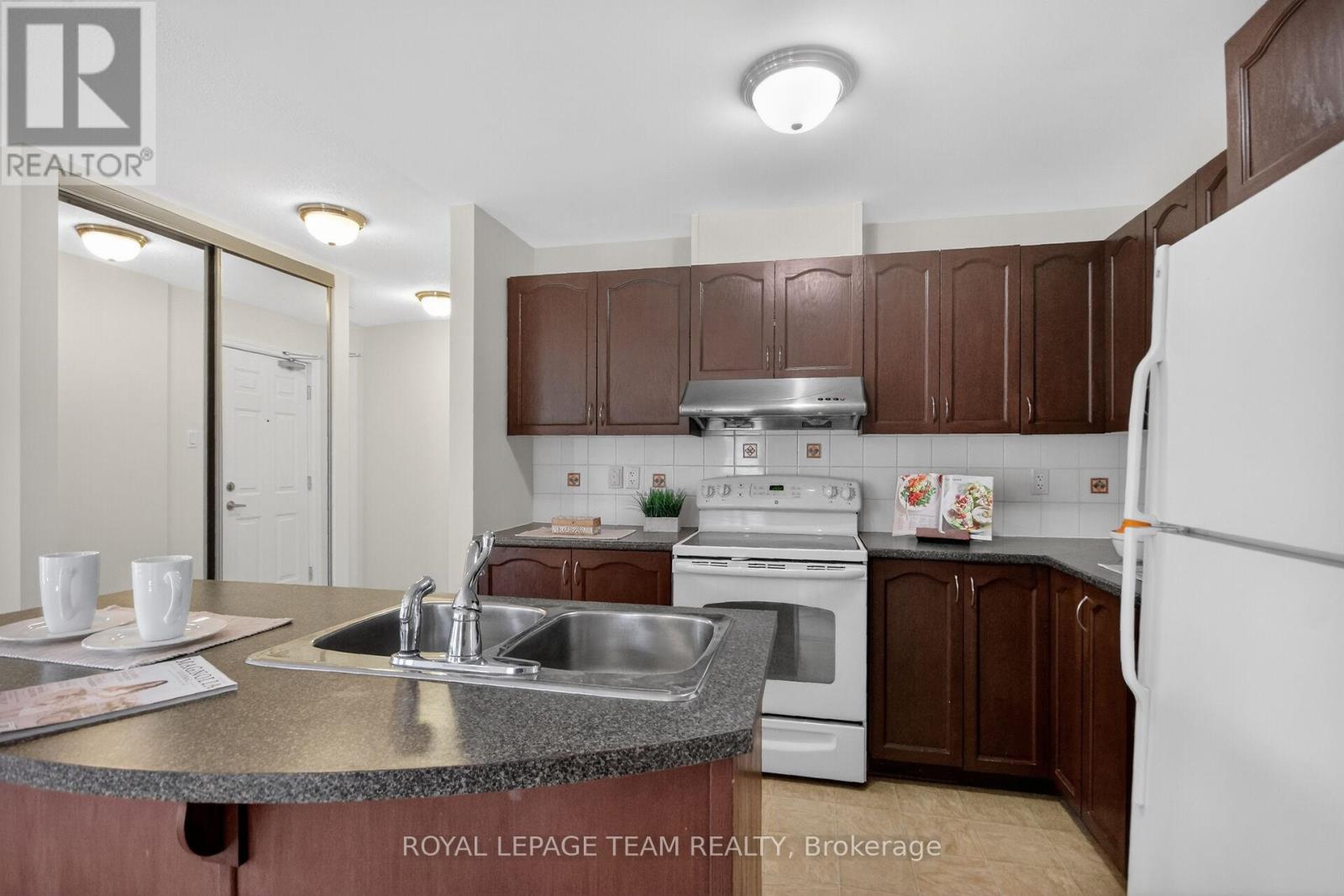 2 Bed, 2 Bath House for Sale in Ottawa – 7 – 176 PASEO PRIVATE, Ottawa – MLS# X13248672 - Image 21