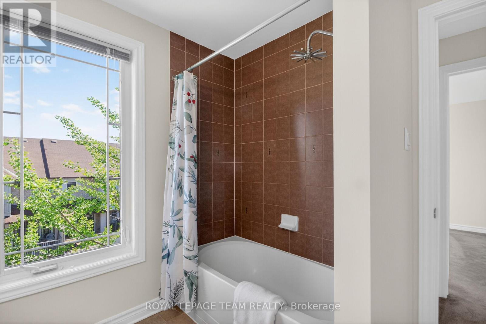 2 Bed, 2 Bath House for Sale in Ottawa – 7 – 176 PASEO PRIVATE, Ottawa – MLS# X13248672 - Image 28
