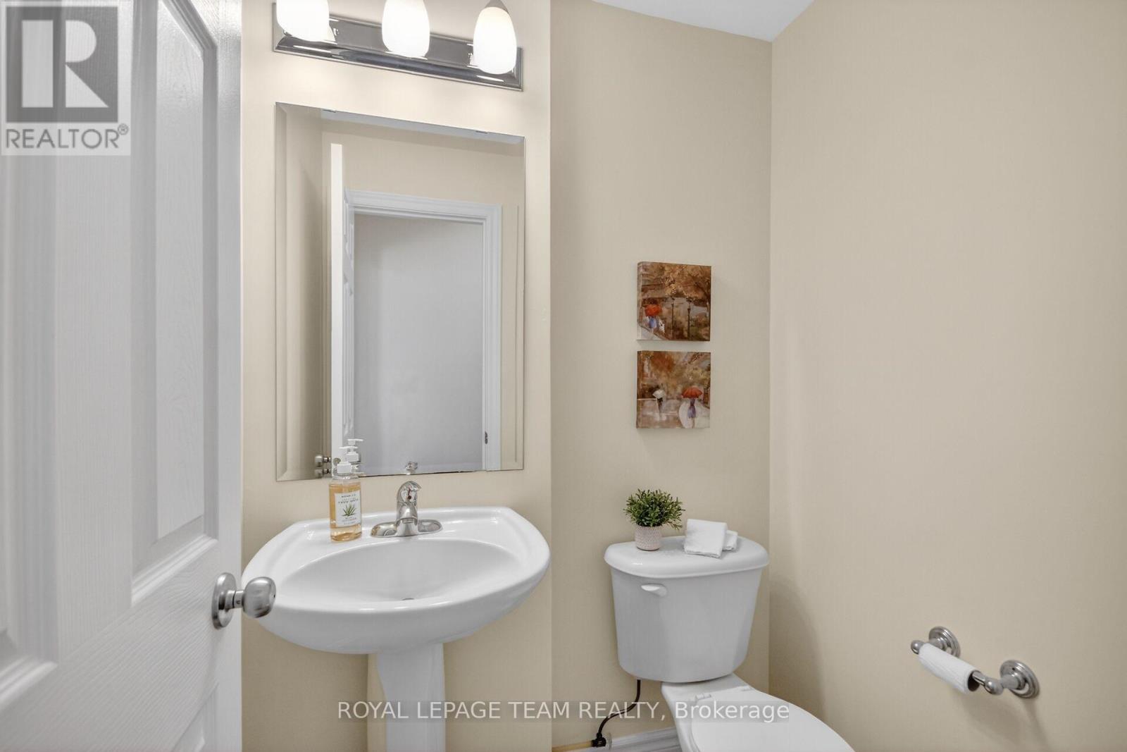 2 Bed, 2 Bath House for Sale in Ottawa – 7 – 176 PASEO PRIVATE, Ottawa – MLS# X13248672 - Image 35