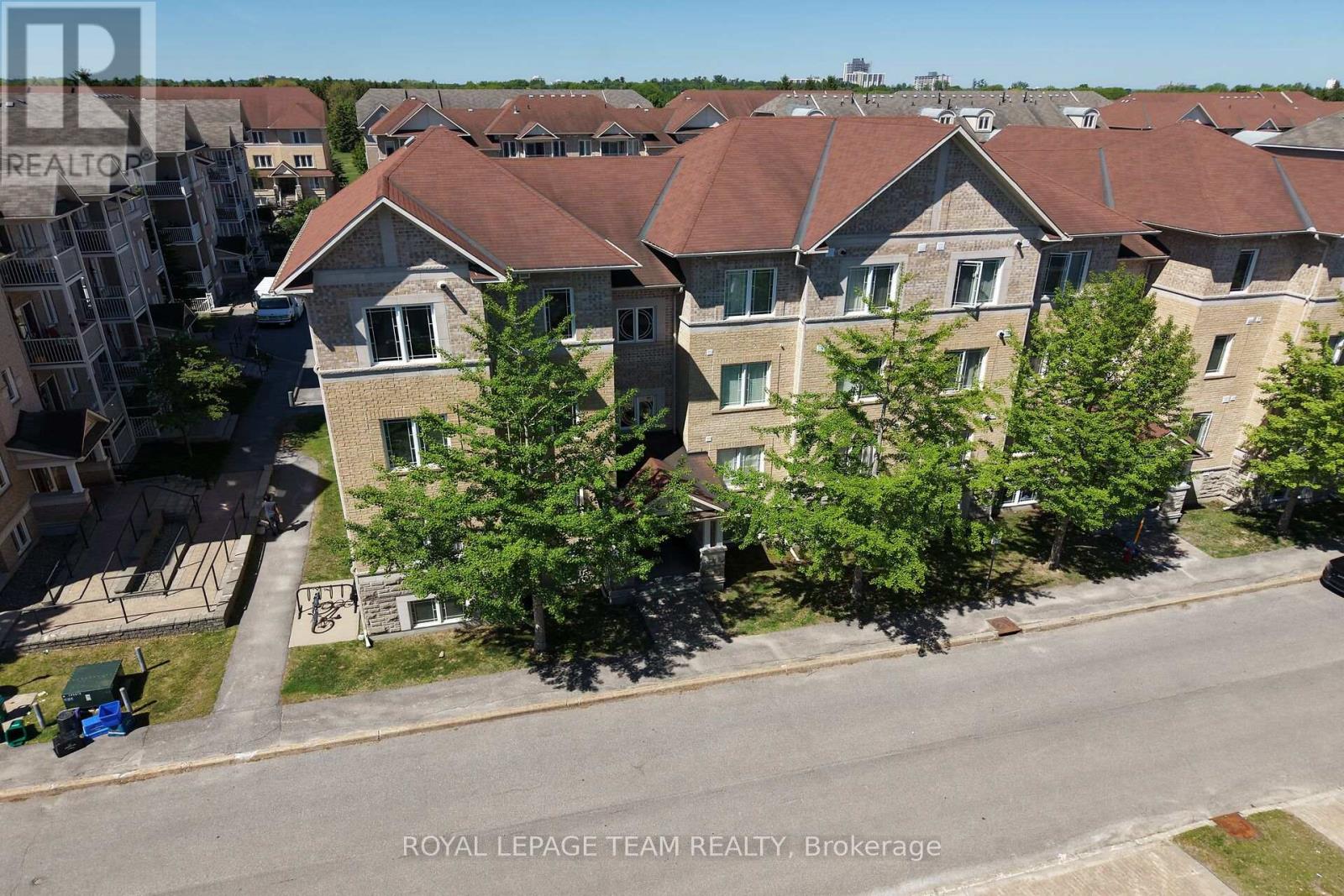 2 Bed, 2 Bath House for Sale in Ottawa – 7 – 176 PASEO PRIVATE, Ottawa – MLS# X13248672 - Image 6