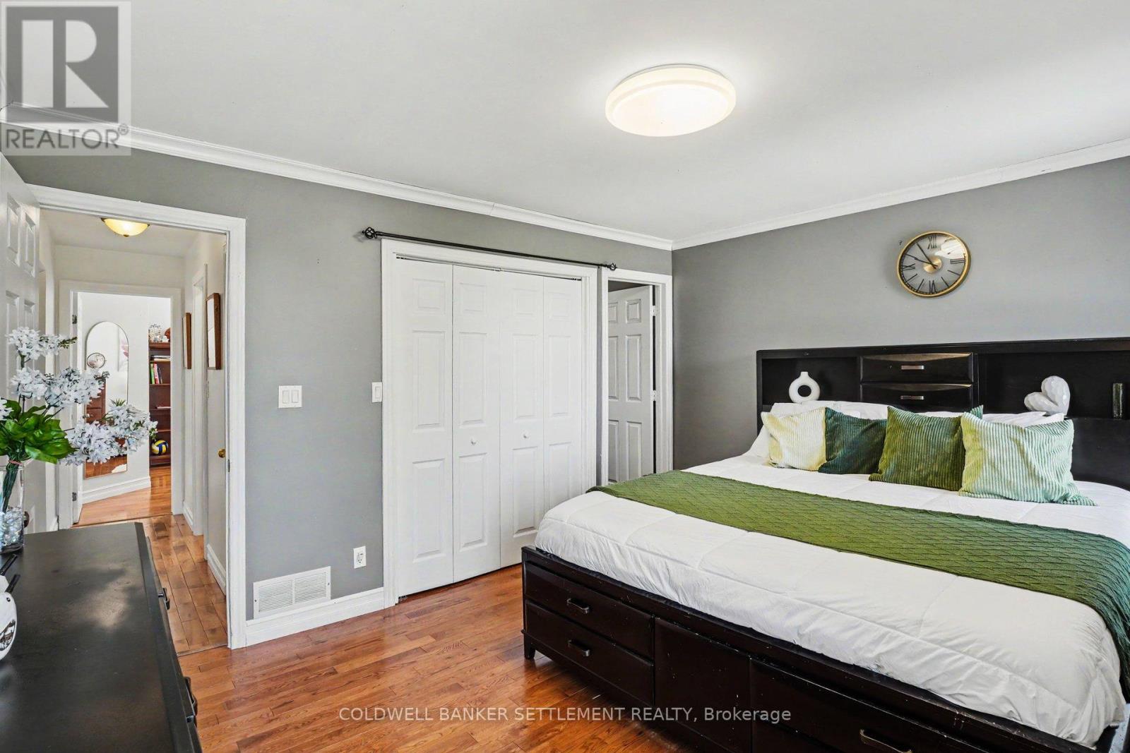 12 CORNELL CRESCENT - 16