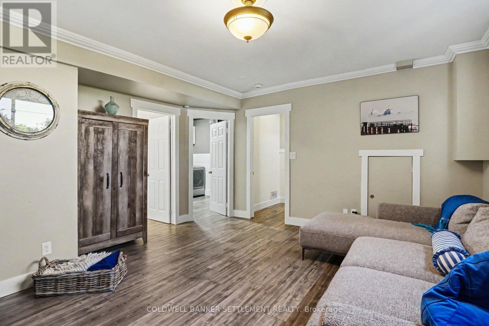 12 CORNELL CRESCENT - 23