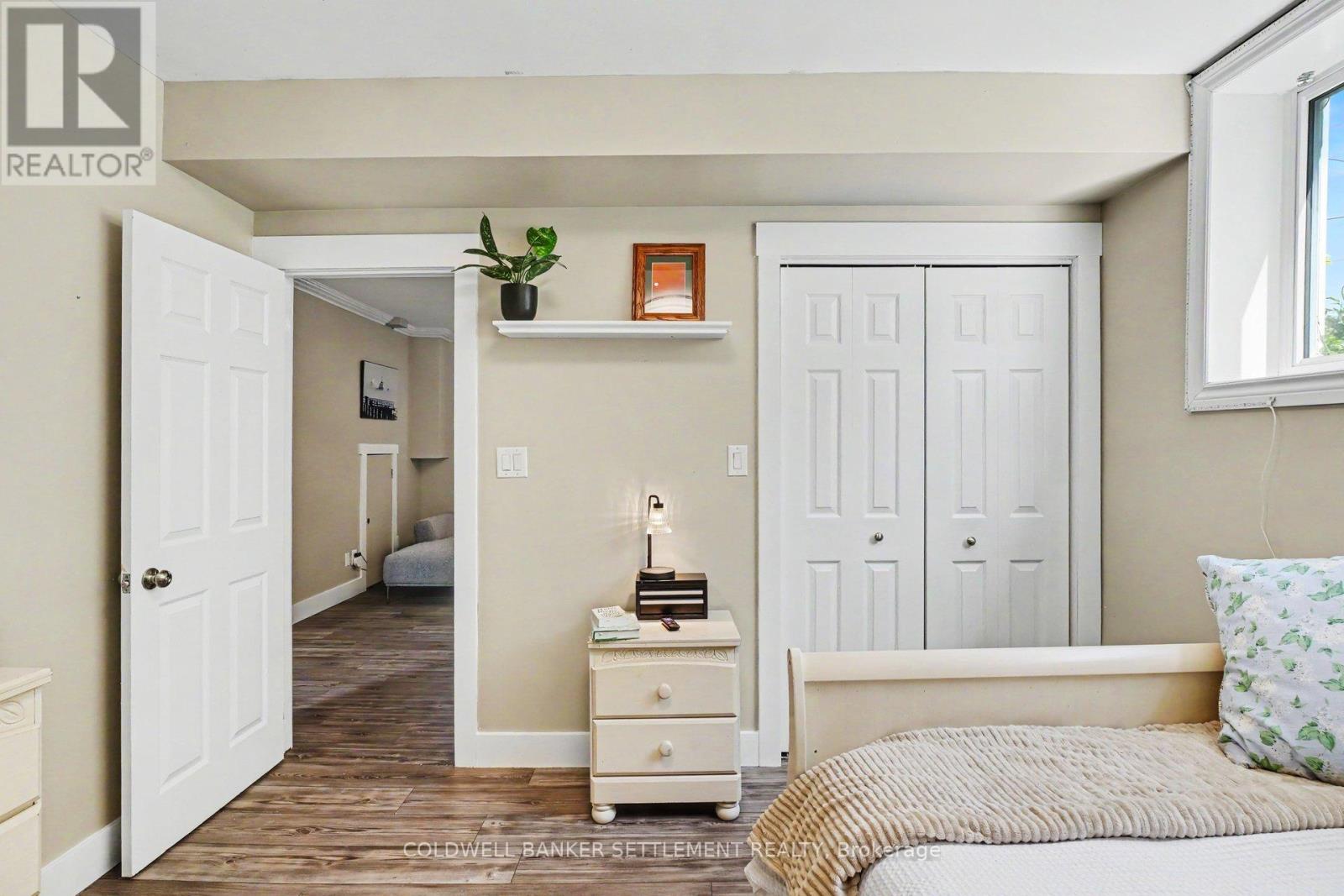 12 CORNELL CRESCENT - 25