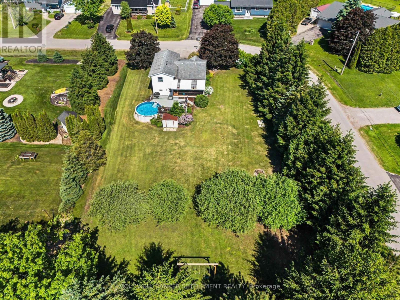 12 CORNELL CRESCENT - 4