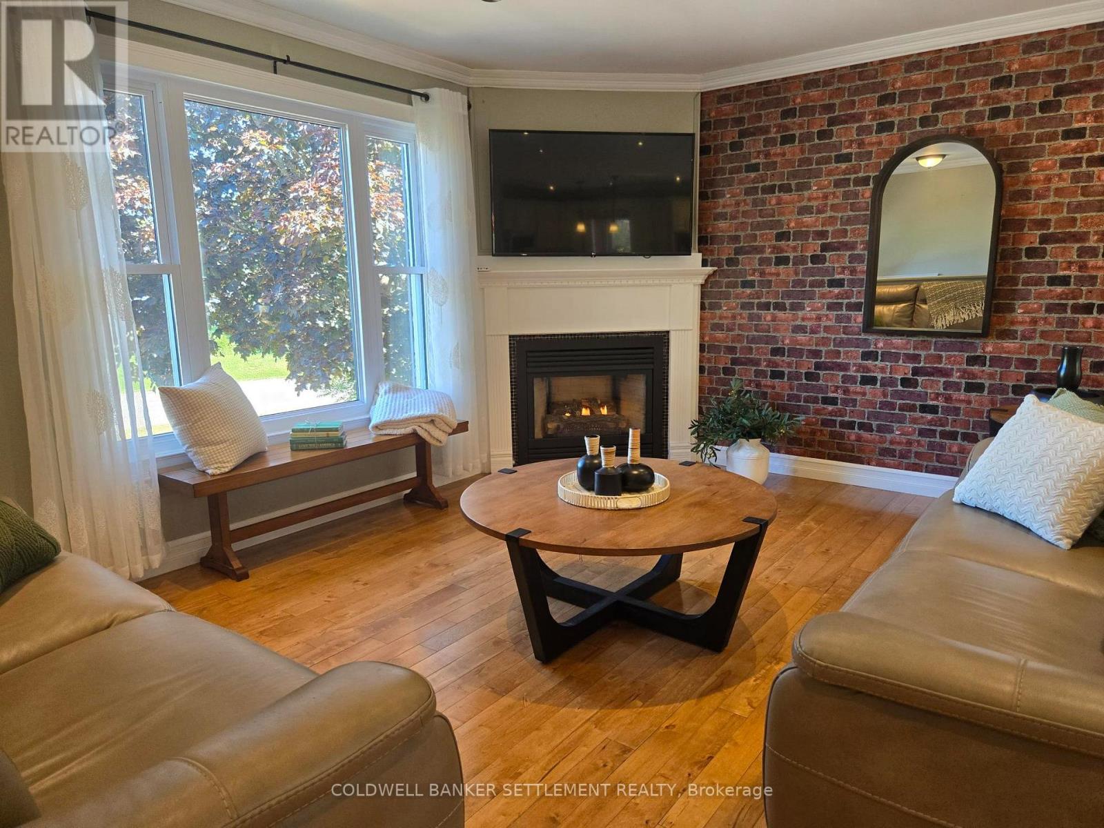 12 CORNELL CRESCENT - 6