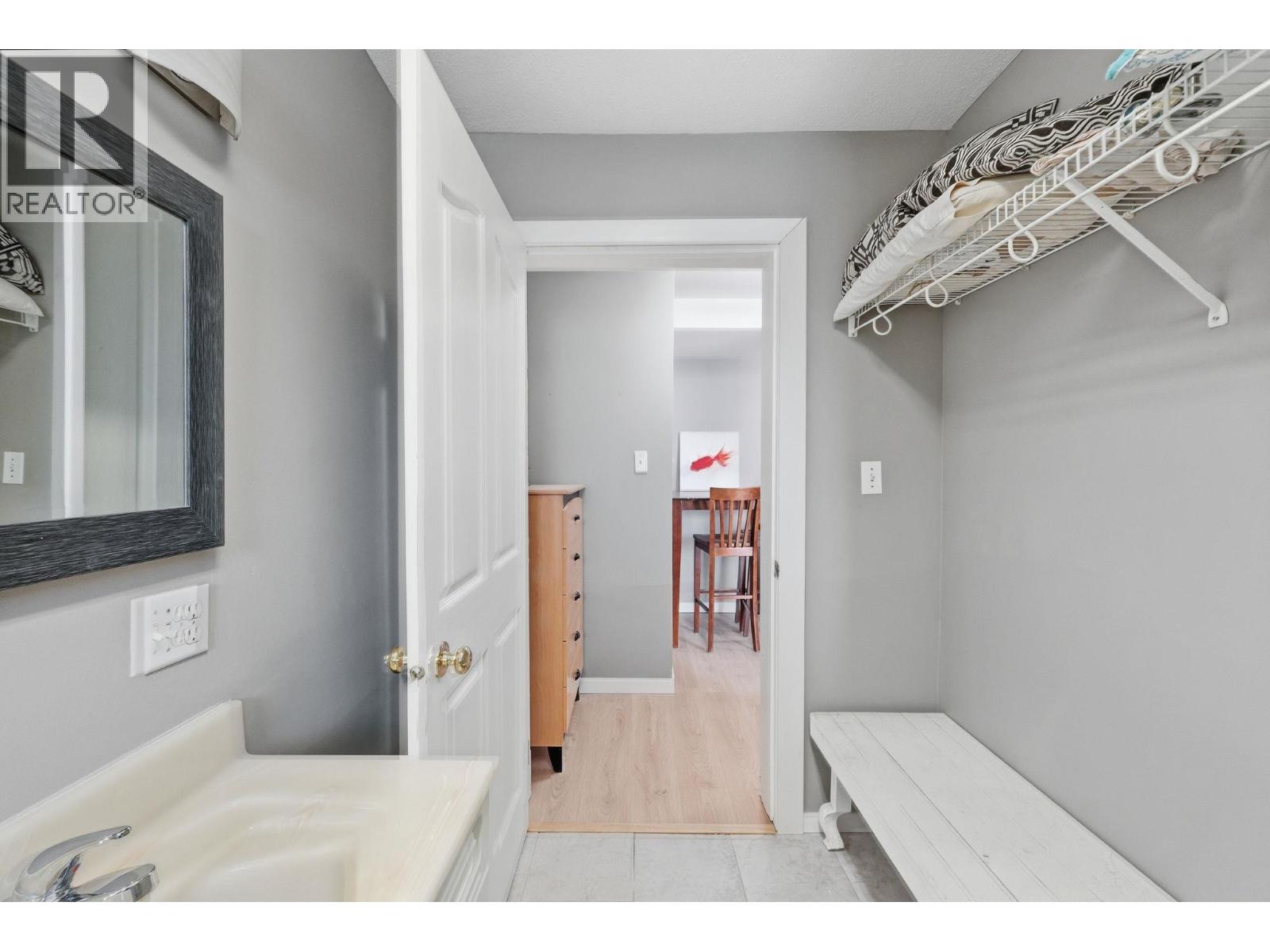 6251 Renfrew Road - 34