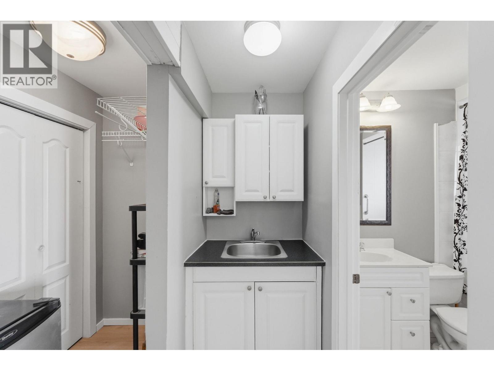 6251 Renfrew Road - 39