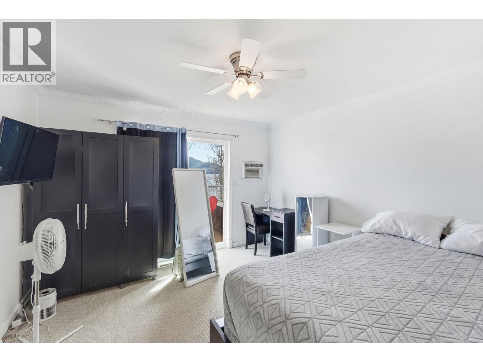 6251 Renfrew Road - 16