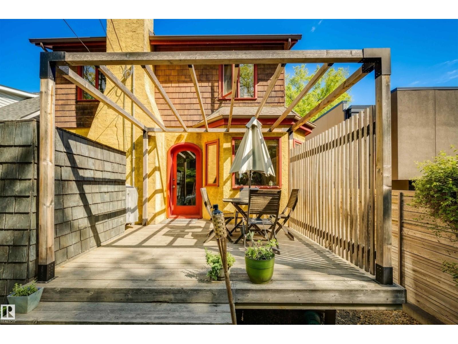 9655 87 AV NW - 14
