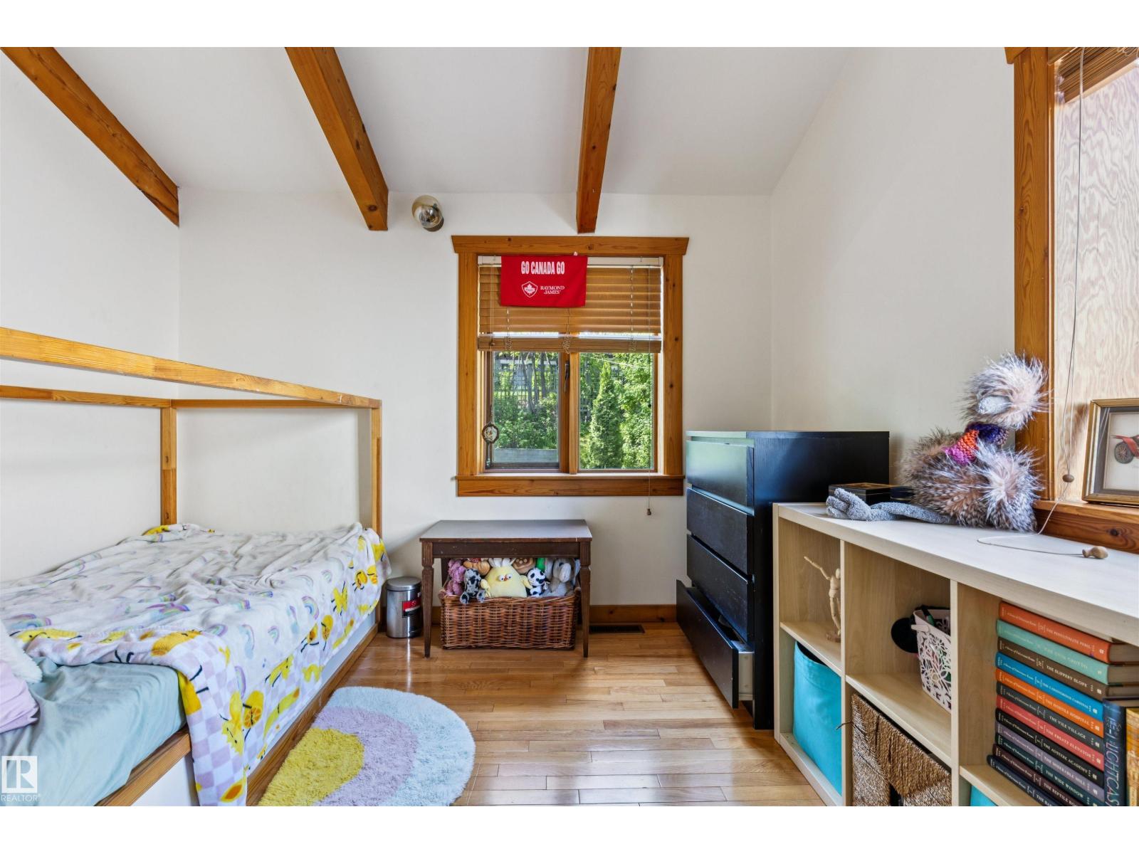 9655 87 AV NW - 34