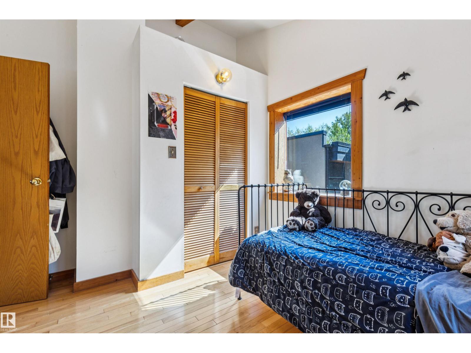 9655 87 AV NW - 39