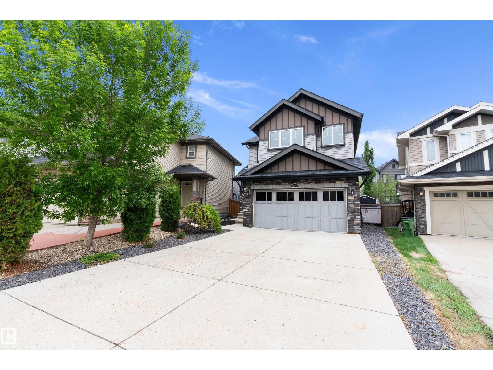 1035 158 ST SW - 1