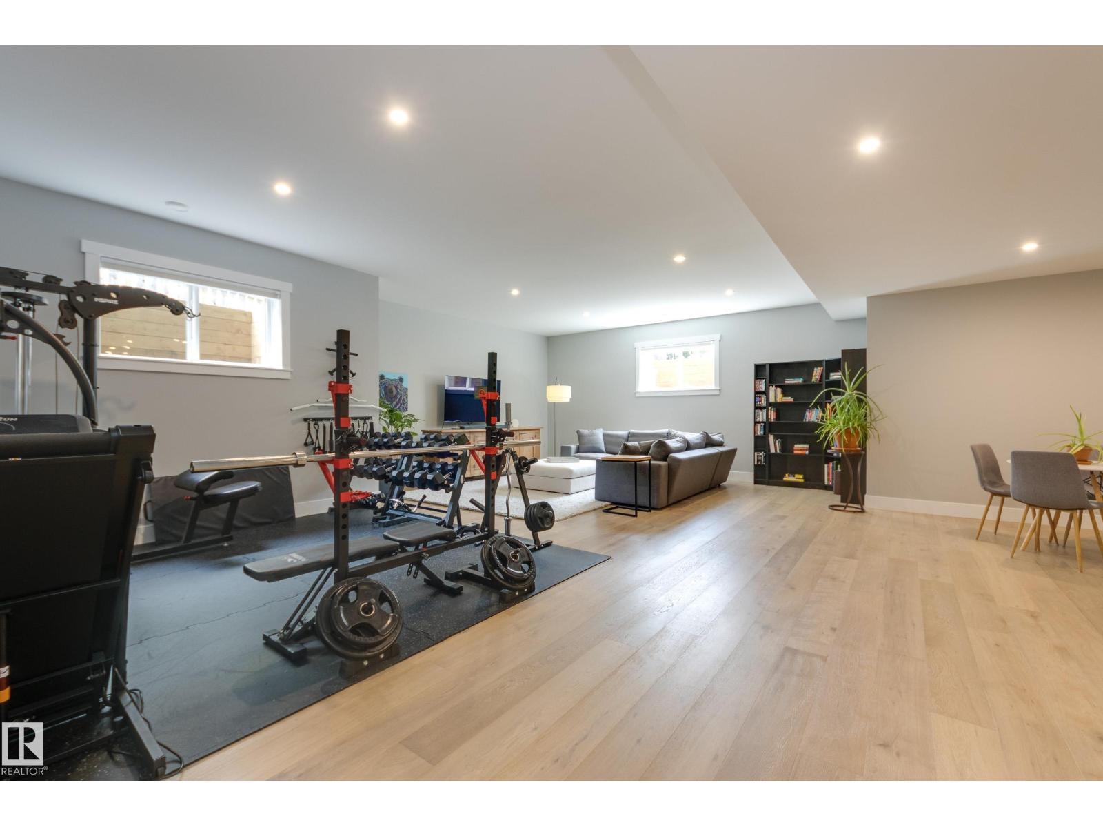 9307 147 ST NW - 38