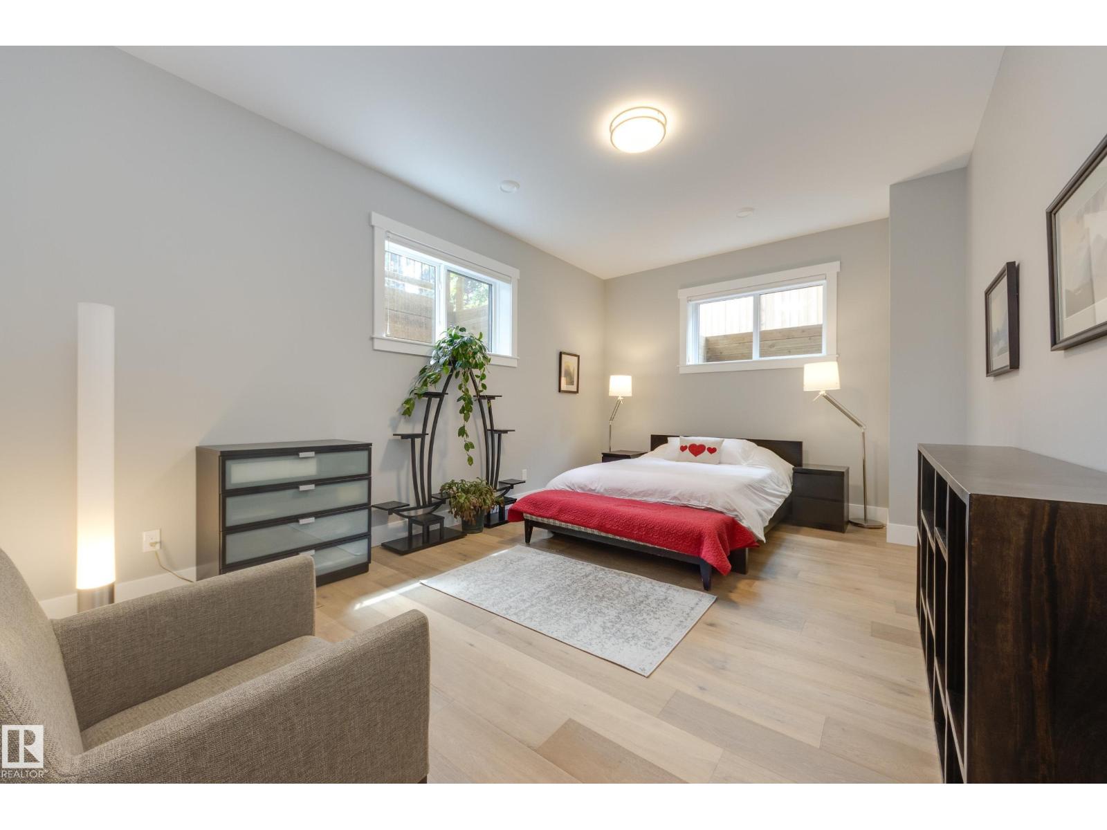 9307 147 ST NW - 45