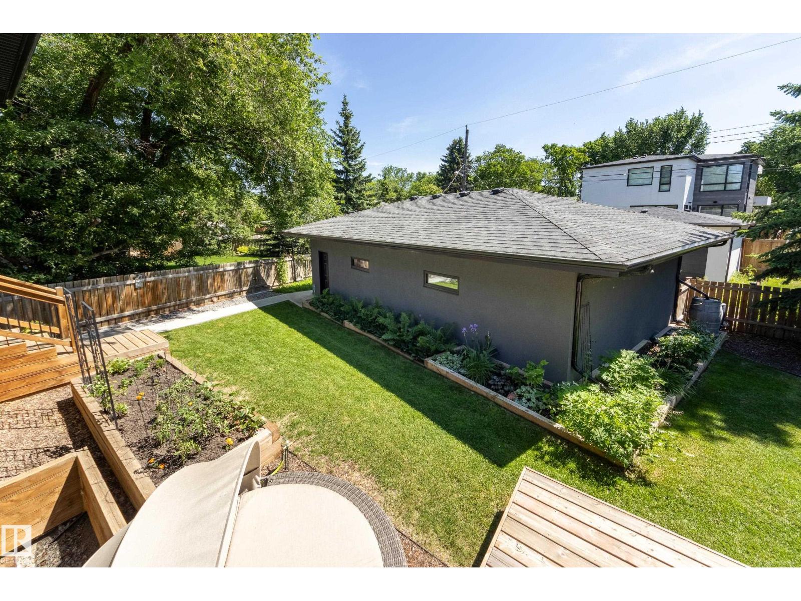 9307 147 ST NW - 55