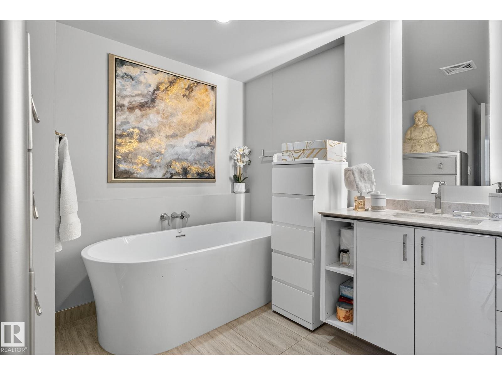 #4206 10360 102 ST NW - 25