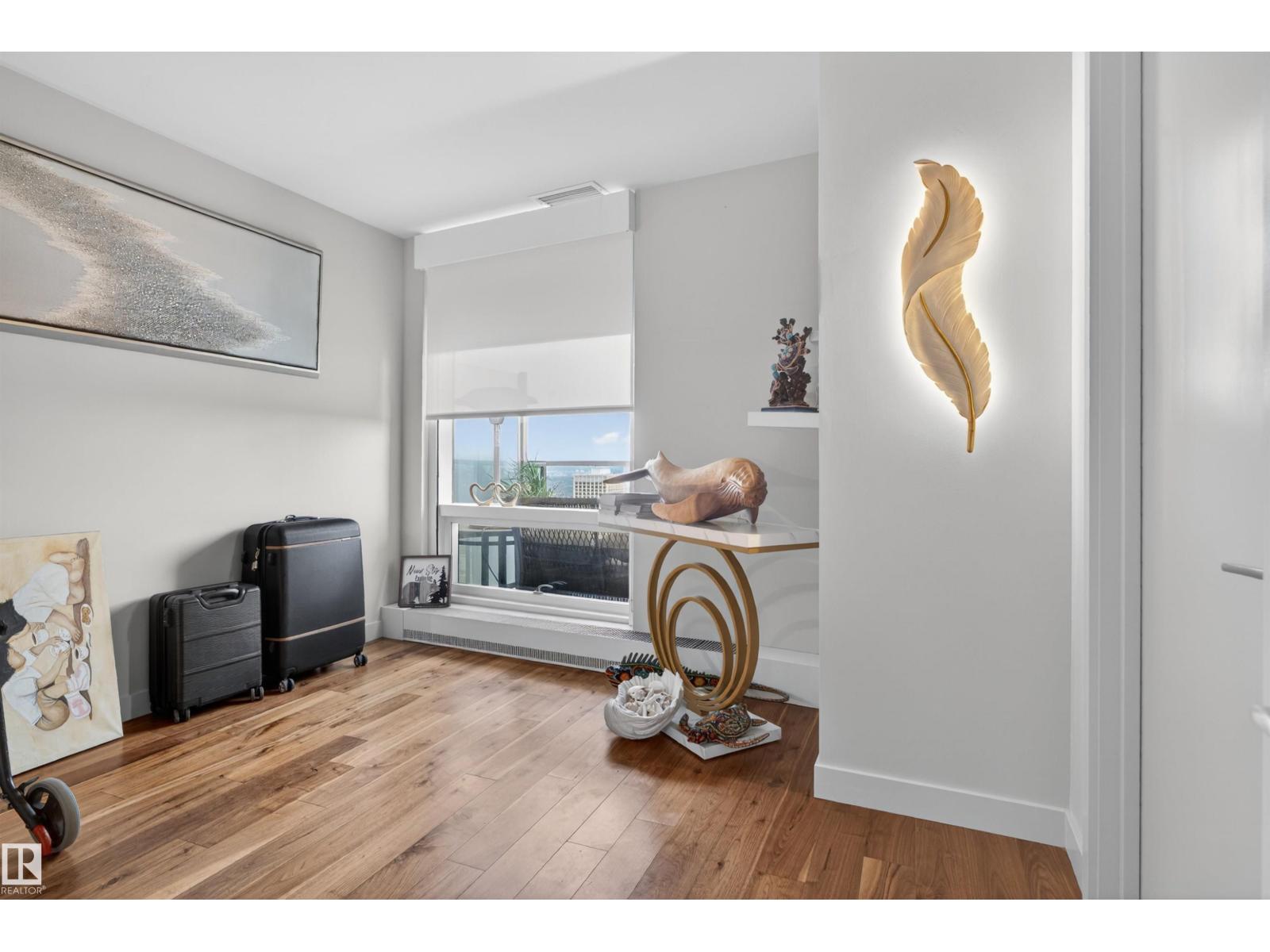 #4206 10360 102 ST NW - 31