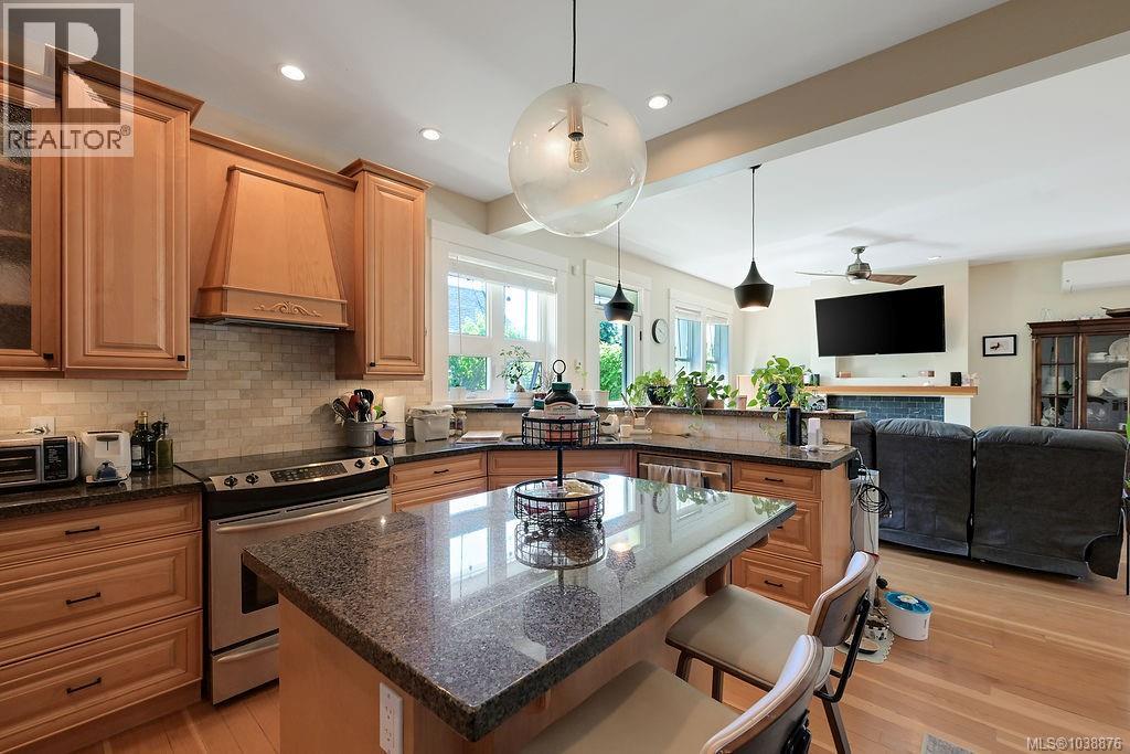 847 Carrie St - 10