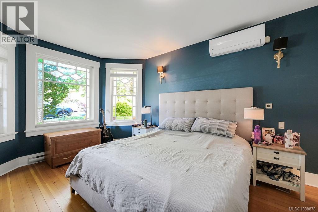 847 Carrie St - 12