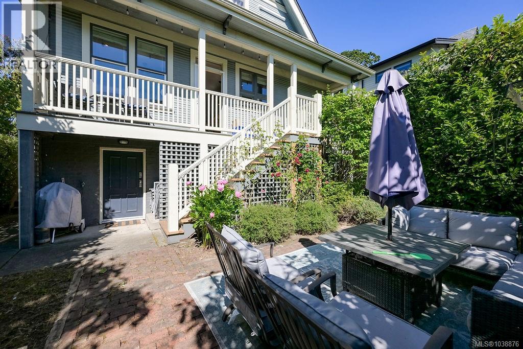 847 Carrie St - Image 2
