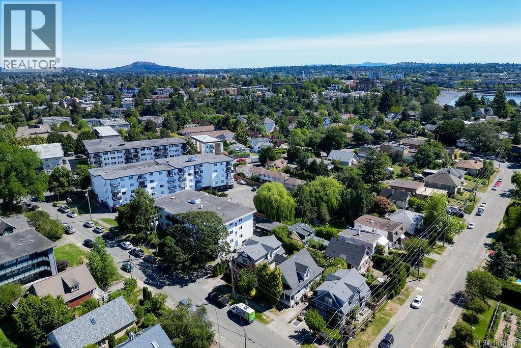 847 Carrie St - Image 3