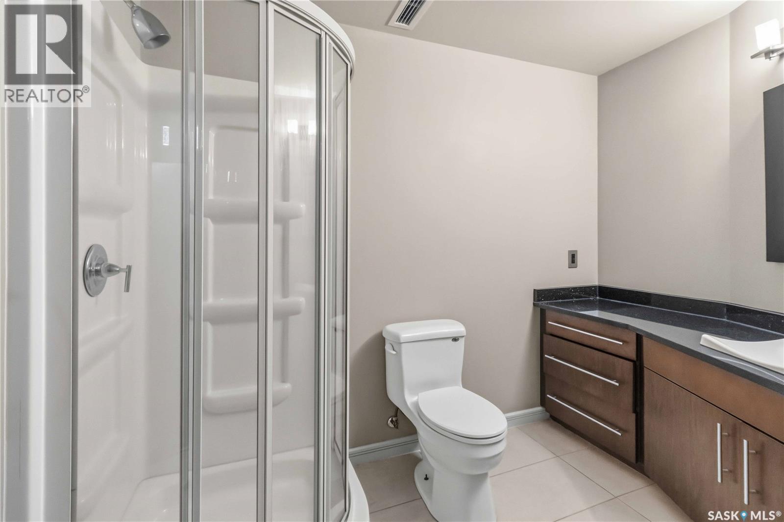 #404 73 24th STREET E - 19
