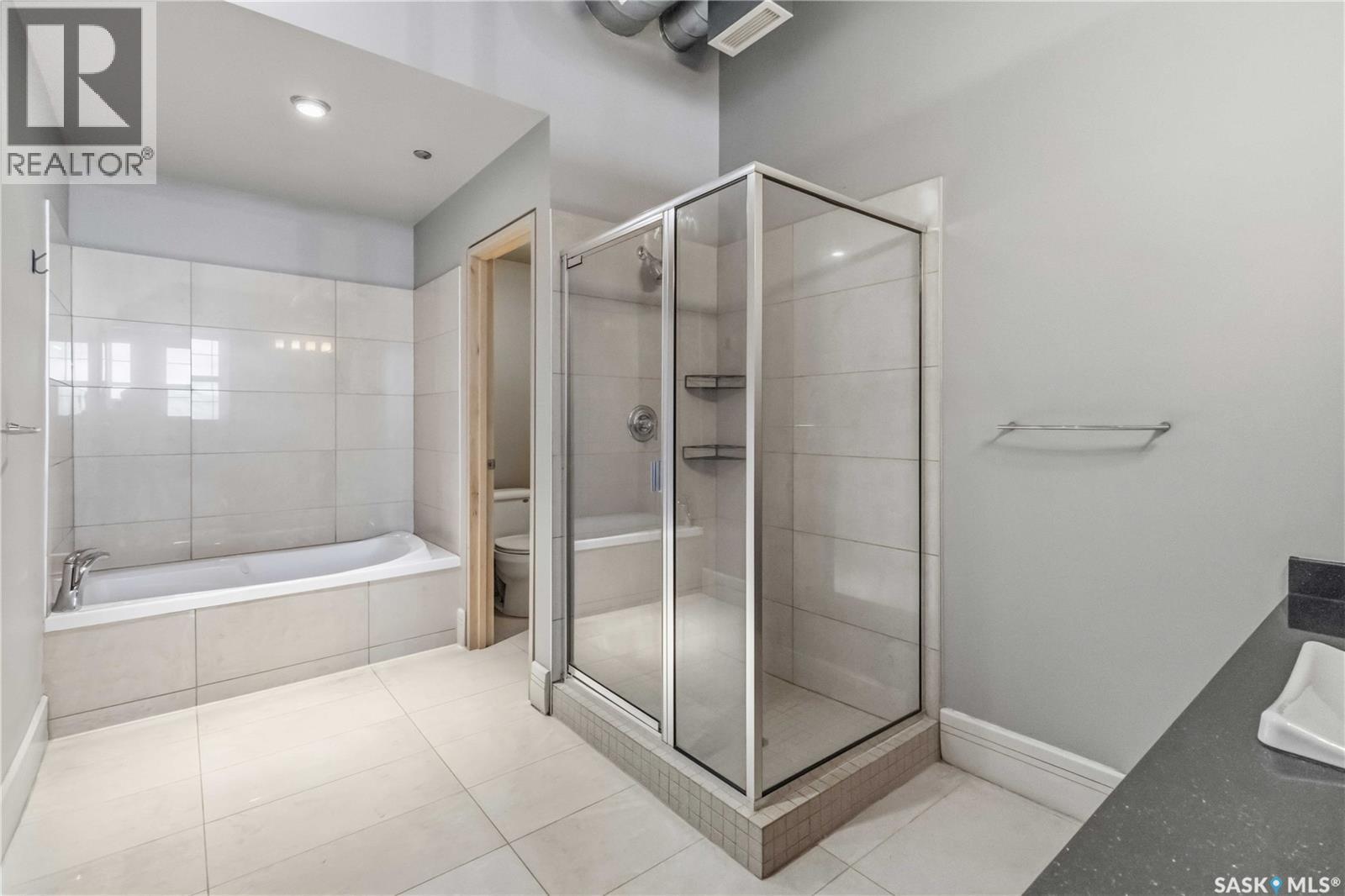 #404 73 24th STREET E - 25