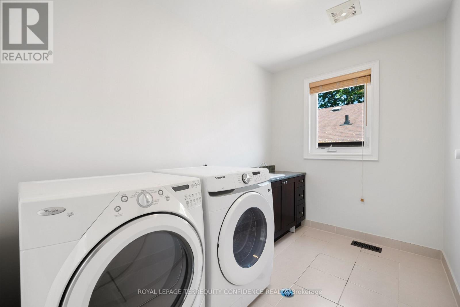466A ELLERSLIE AVENUE - 33