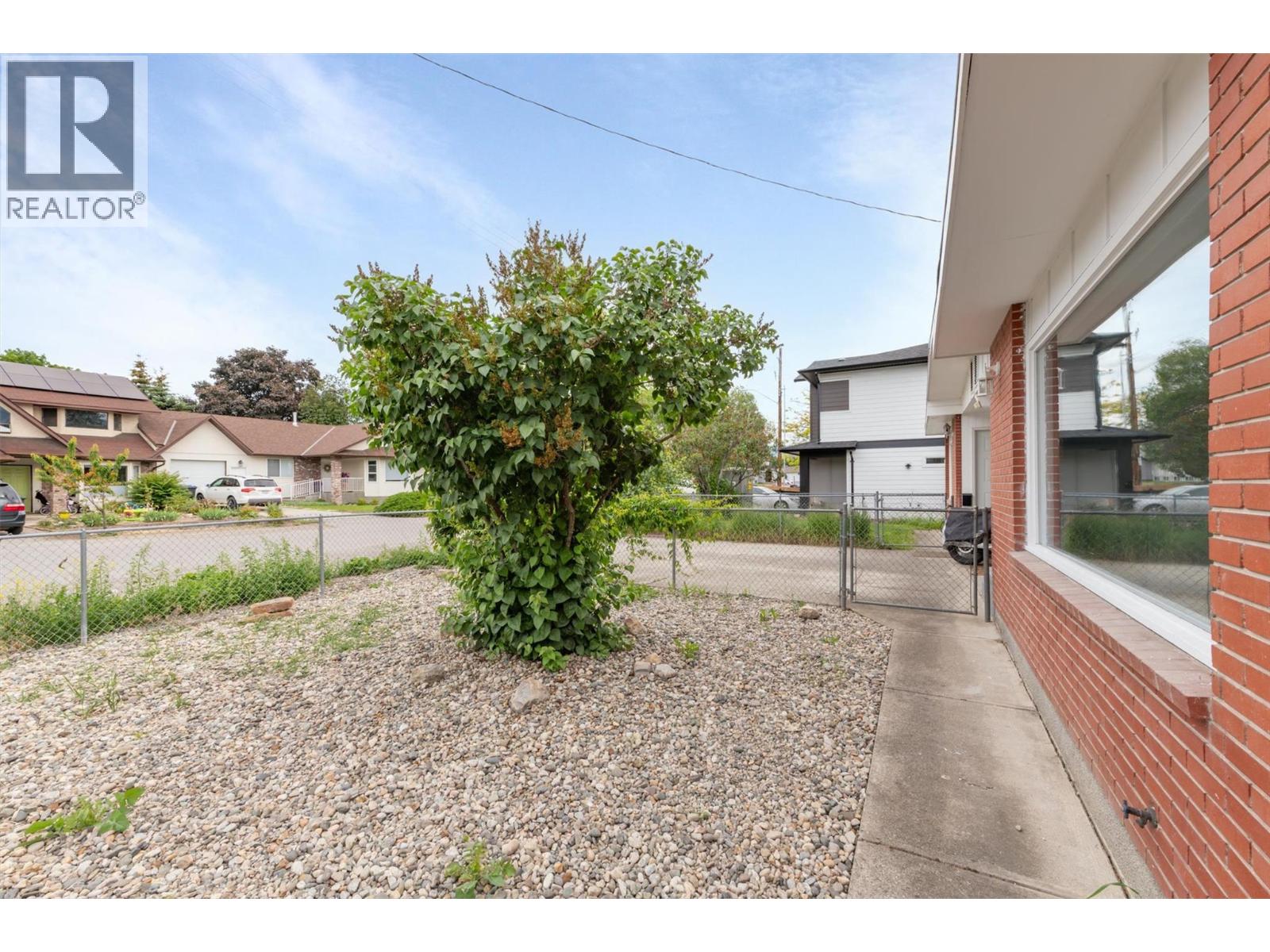 763 Kinnear Avenue - 24