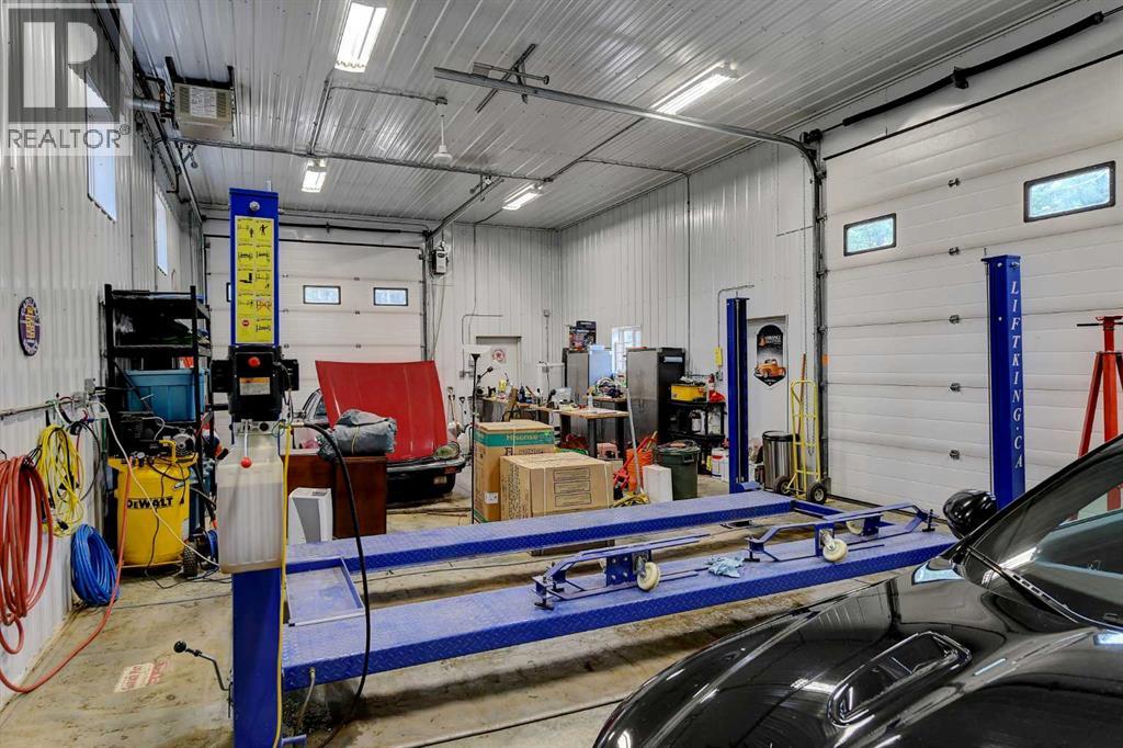 61018A TWP RD 704A - 35