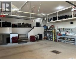 Family room - 1451 1st Avenue Nw, Weyburn, SK S4H3E3 Photo 10