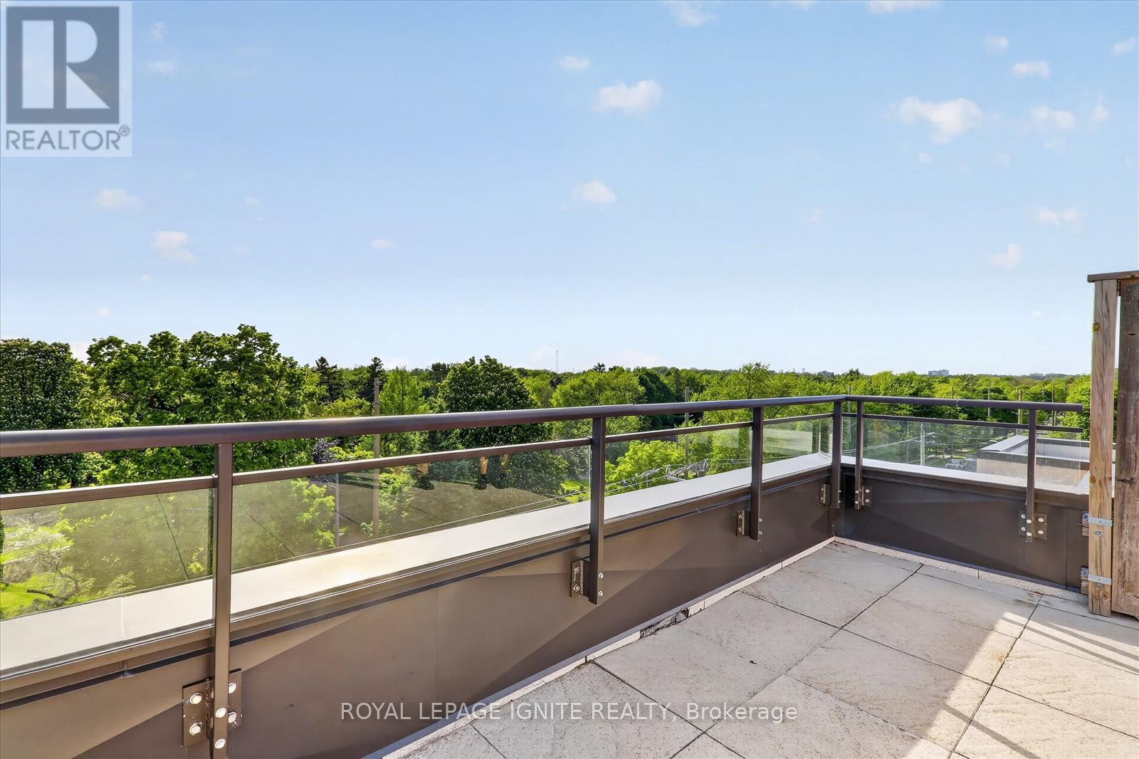 #109 3560 ST CLAIR AVENUE E - 36