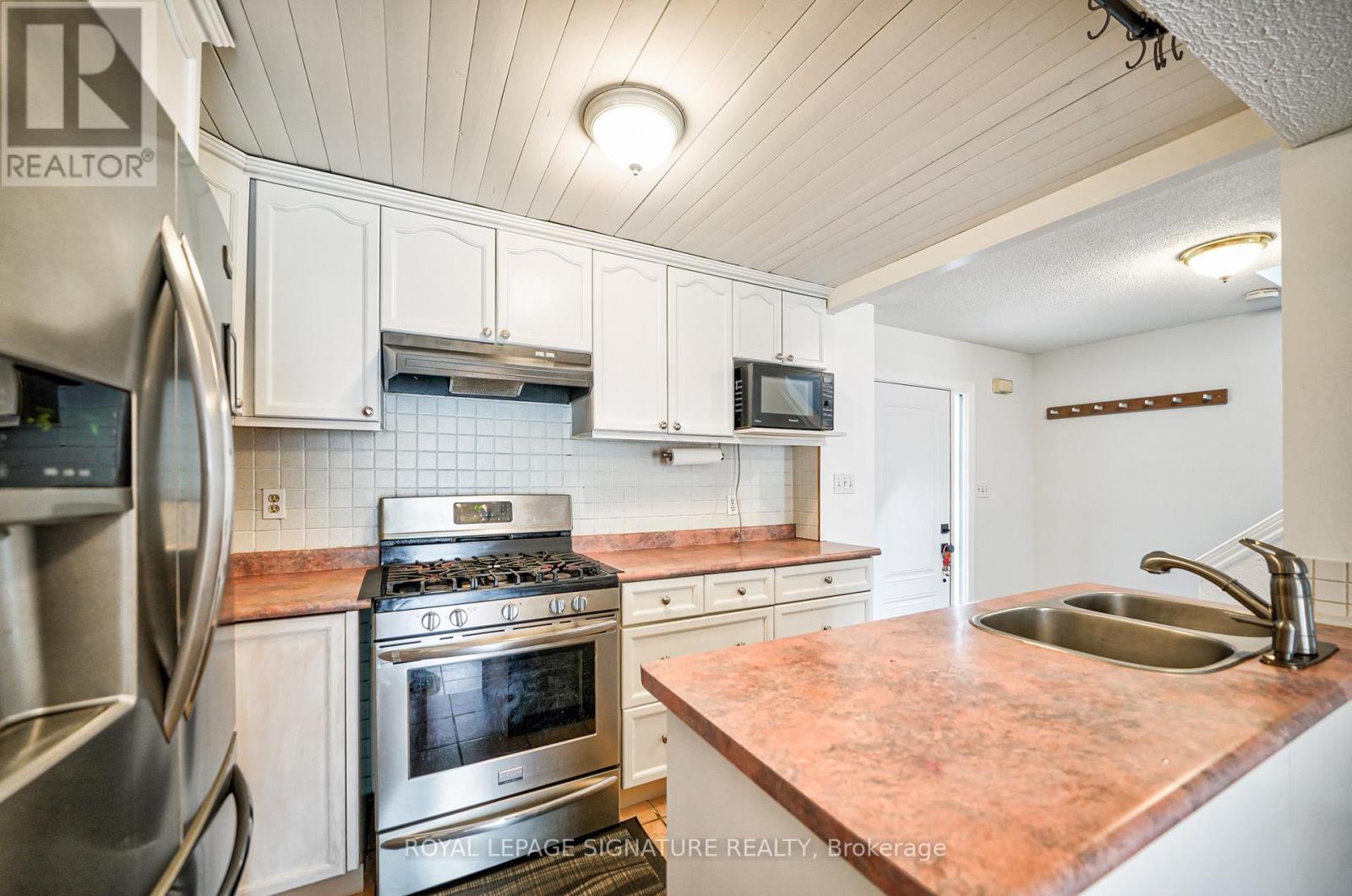 16 CHRISTIE CRESCENT - 11