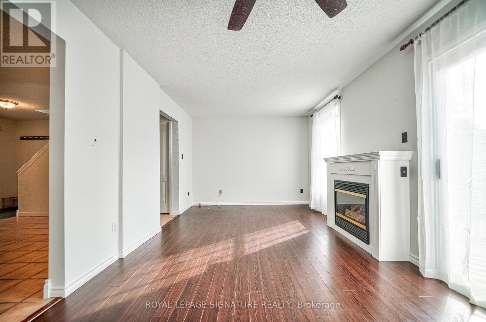 16 CHRISTIE CRESCENT - 12