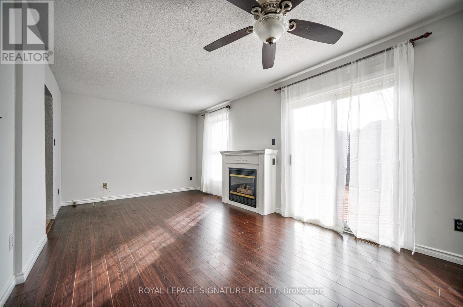 16 CHRISTIE CRESCENT - 6