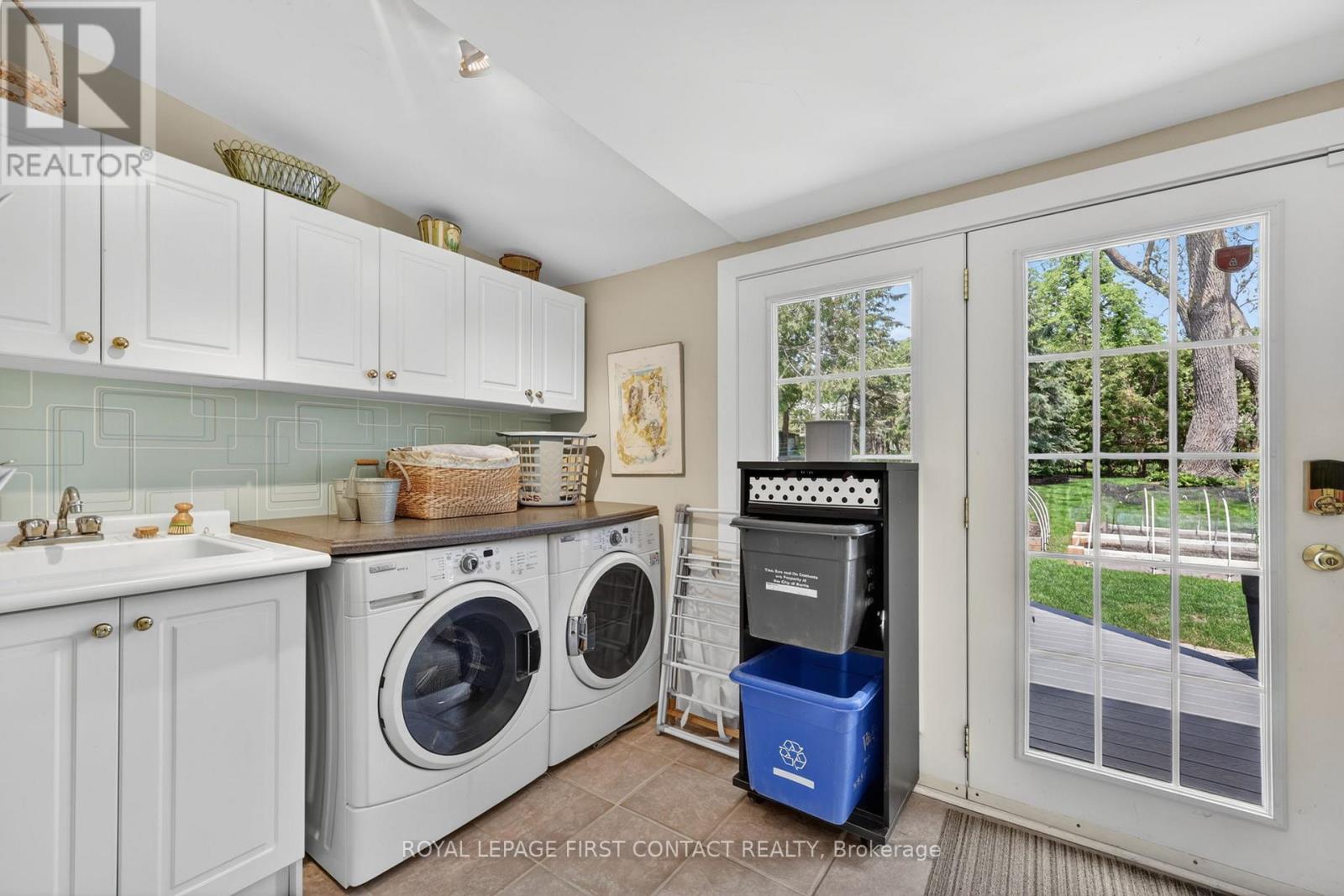 162 KEMPENFELT DRIVE - 26