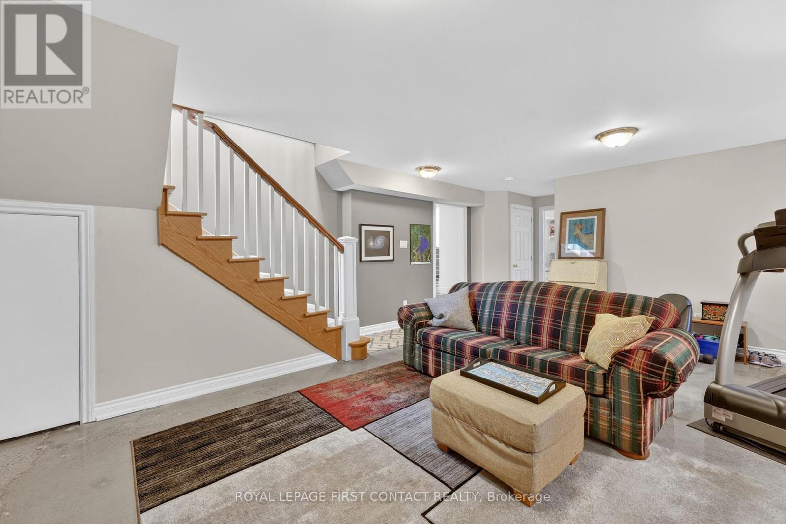 162 KEMPENFELT DRIVE - 29