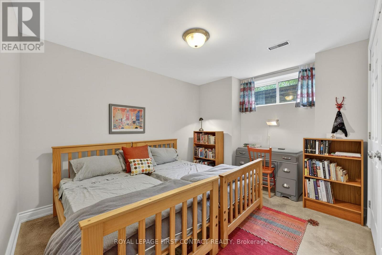 162 KEMPENFELT DRIVE - 31