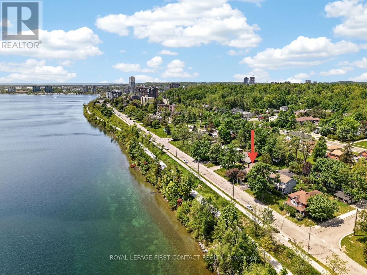 162 KEMPENFELT DRIVE - 47