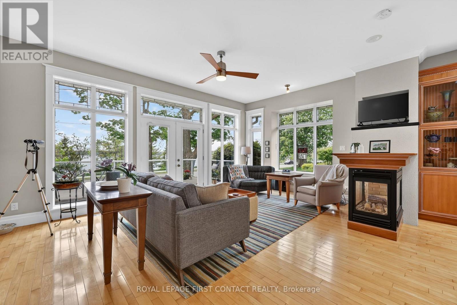 162 KEMPENFELT DRIVE - 7