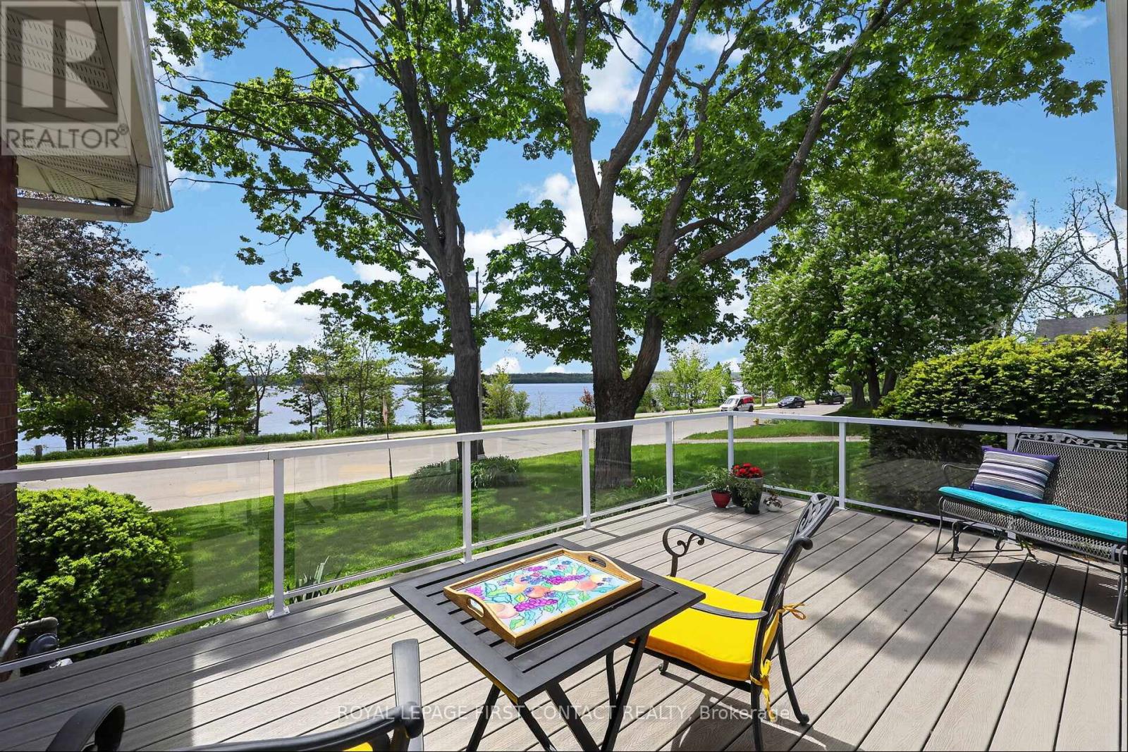 162 KEMPENFELT DRIVE - 8