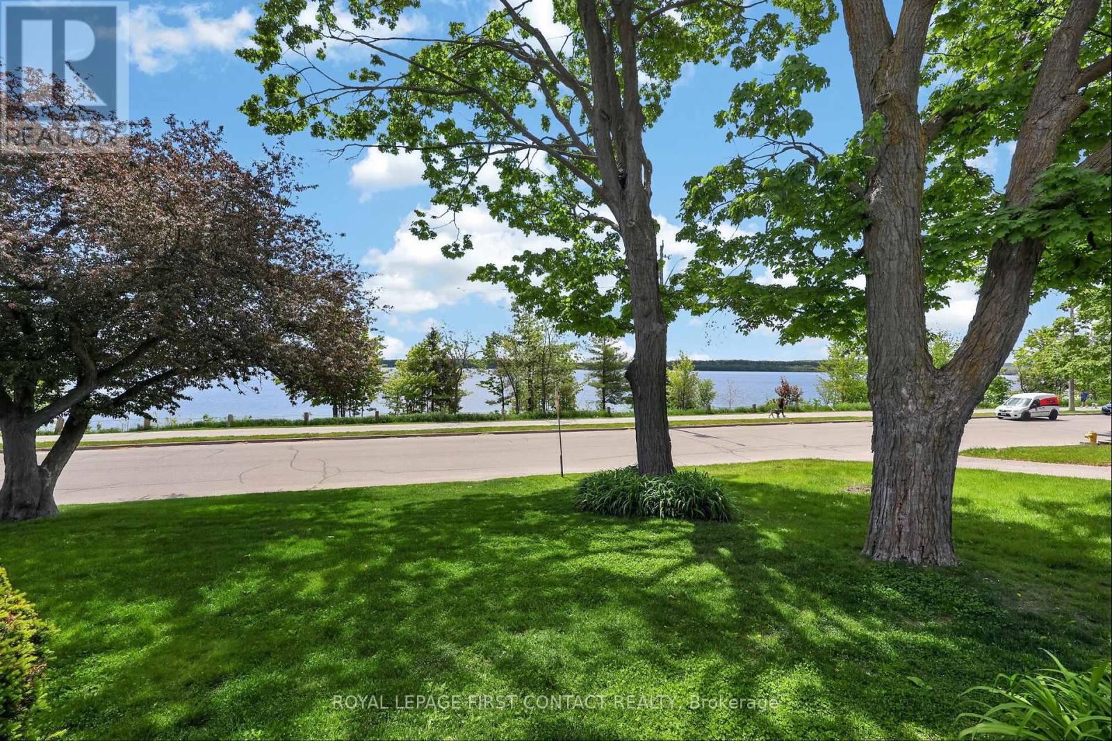 162 KEMPENFELT DRIVE - 9