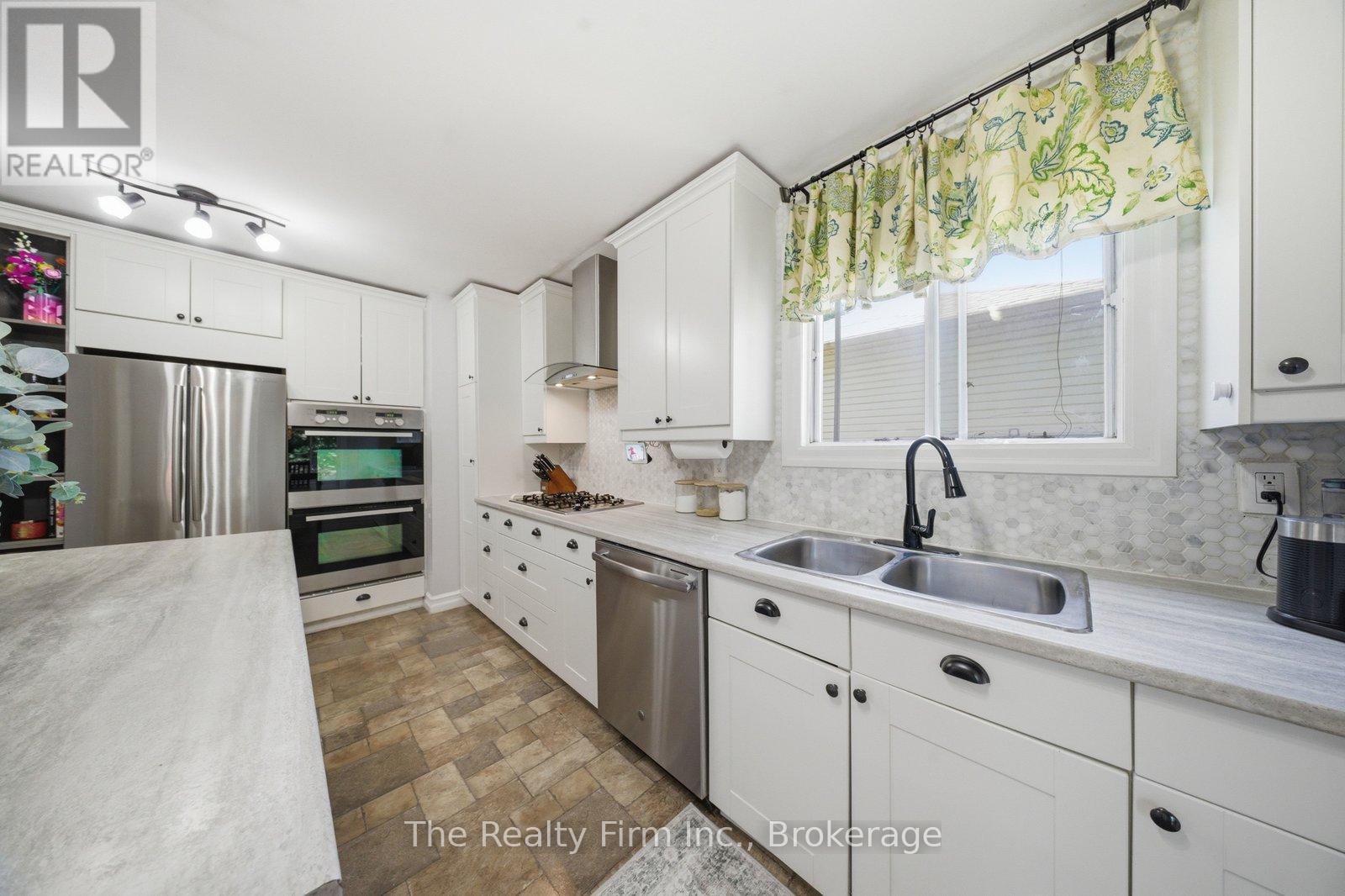 125 ANDERSON STREET - 10
