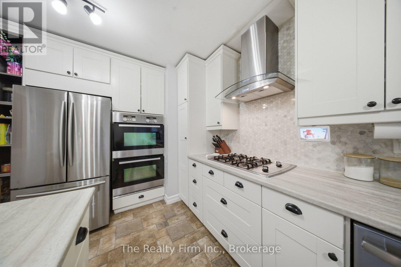 125 ANDERSON STREET - 11