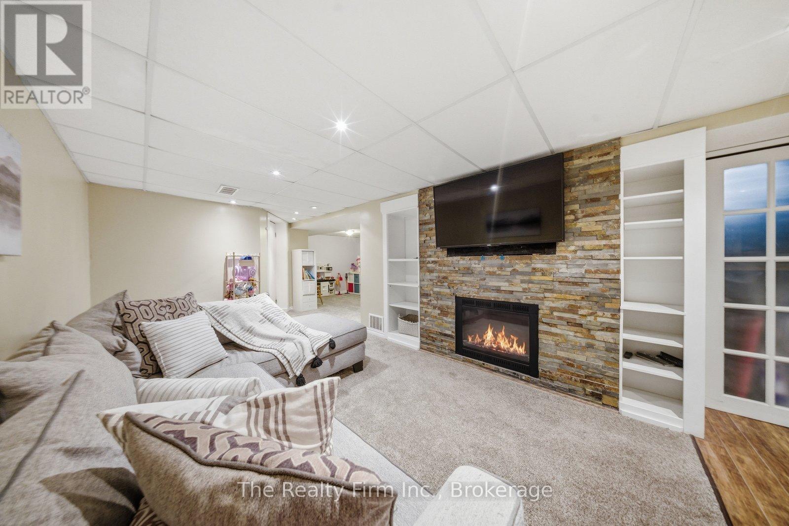 125 ANDERSON STREET - 30