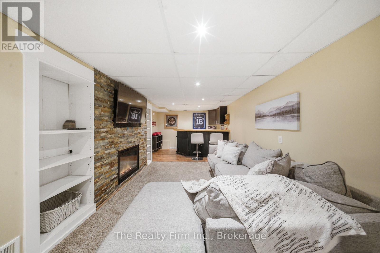 125 ANDERSON STREET - 31
