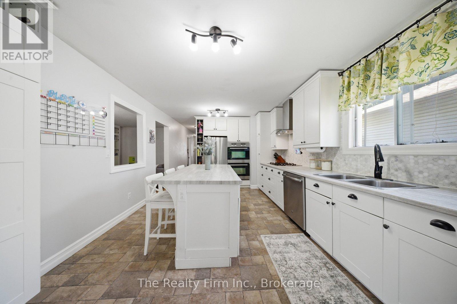 125 ANDERSON STREET - 9
