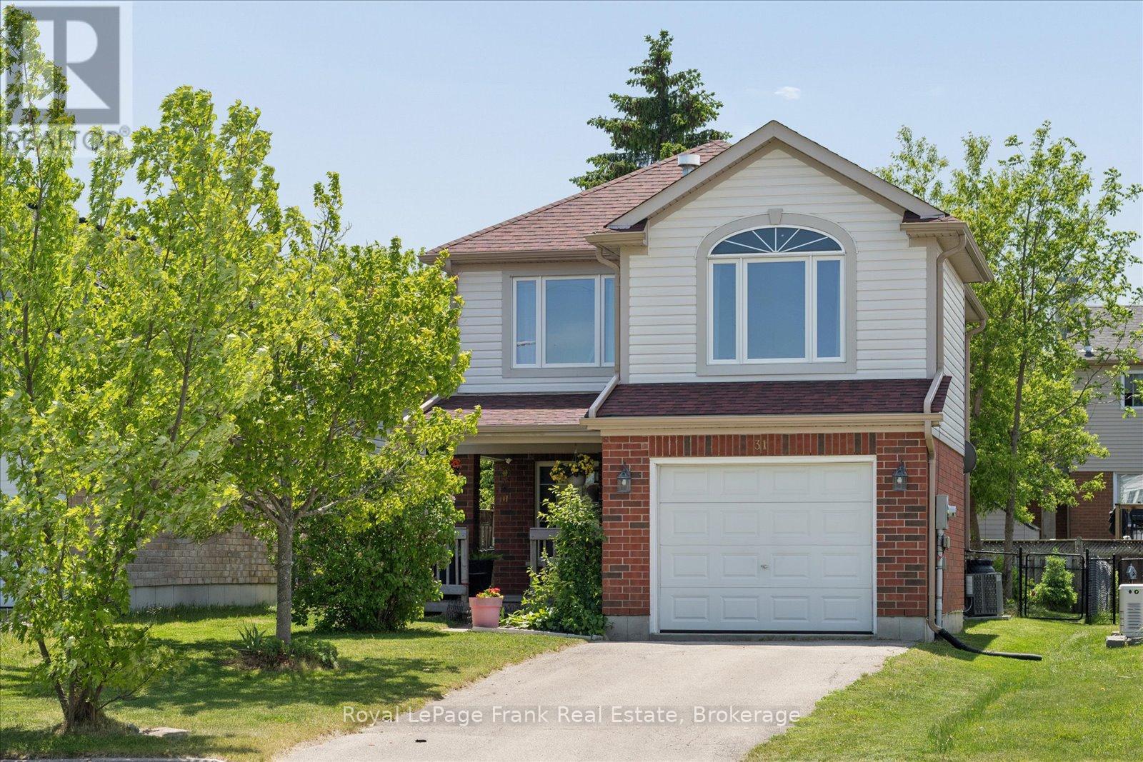 31 LANG COURT - 1